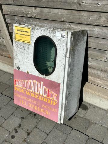 Werfkast 2x400v 4x240v beschikbaar voor biedingen