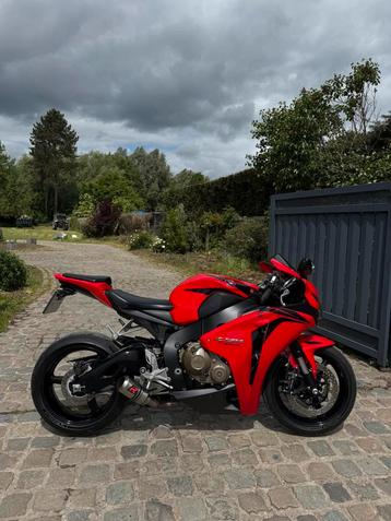 Honda CBR 1000RR Fireblade *showroomstaat* beschikbaar voor biedingen