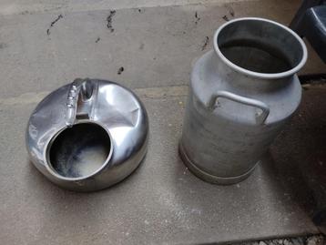 Trayeuse,bidon  a lait Vintage  beschikbaar voor biedingen