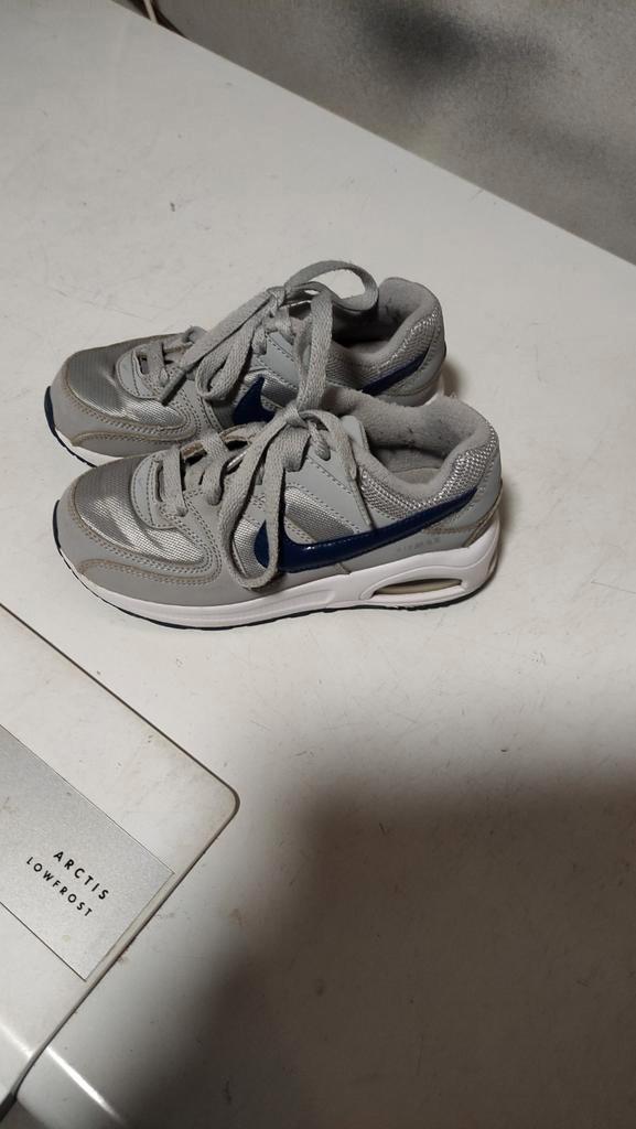 Grijze Nike Air Max maat 31, Kinderen en Baby's, Kinderkleding | Schoenen en Sokken, Gebruikt, Sportschoenen, Jongen of Meisje