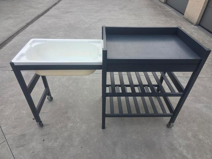 Babybad + verzorgtafel, Huis en Inrichting, Badkamer | Badkamermeubels, Zo goed als nieuw, Ophalen
