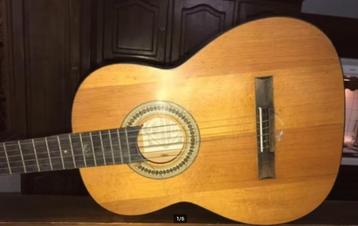 AMADA Klassieke gitaar beschikbaar voor biedingen
