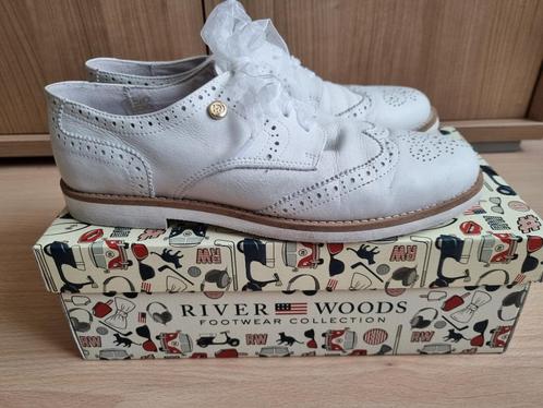 Chaussures à lacets blanches - River Woods - taille 39, Vêtements | Femmes, Chaussures, Porté, Chaussures basses, Blanc, Enlèvement ou Envoi