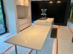 Luxe moderne keuken met kookeiland + toestellen + opbergkast, Ophalen, Zo goed als nieuw
