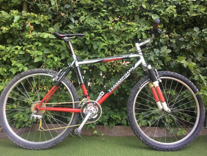 Thompson  mountain bike, Fietsen en Brommers, Fietsen | Mountainbikes en ATB, Zo goed als nieuw, Overige merken, 49 tot 53 cm