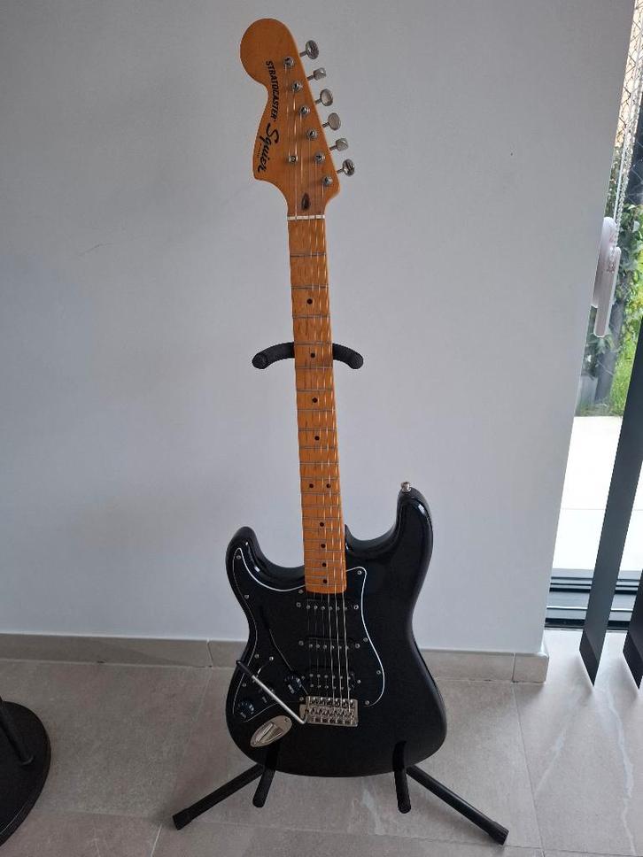 Linkshandige Squier Classic Vibe '70s Stratocaster (zwart), Muziek en Instrumenten, Snaarinstrumenten | Gitaren | Elektrisch, Nieuw