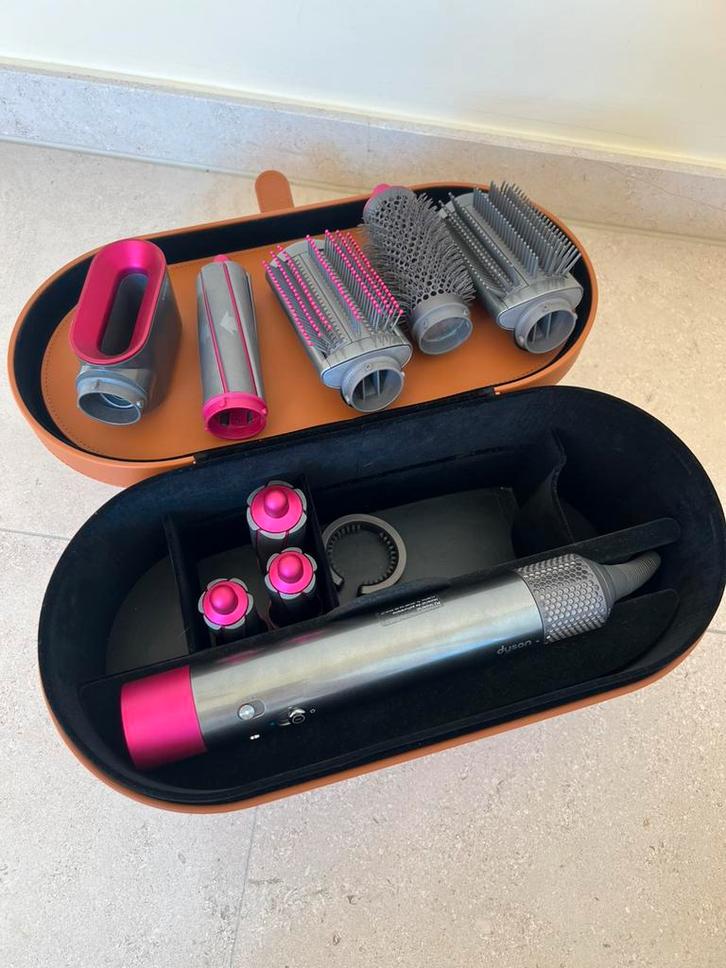 Dyson Airwrap Complete met Luxe Etui & Opzetstukken, Bijoux, Sacs & Beauté, Beauté | Soins des cheveux, Comme neuf, Sèche-cheveux