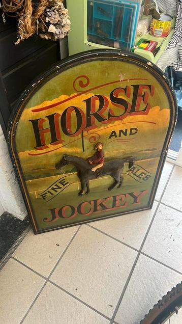 Horse and jockey beschikbaar voor biedingen