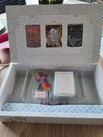 UPC mew box Scarlet &violet 151, Hobby & Loisirs créatifs, Scrapbooking, Enlèvement ou Envoi, Neuf