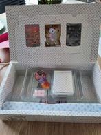 UPC mew box Scarlet &violet 151, Hobby en Vrije tijd, Scrapbooking, Nieuw, Ophalen of Verzenden