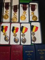 8 medailles te koop, Enlèvement