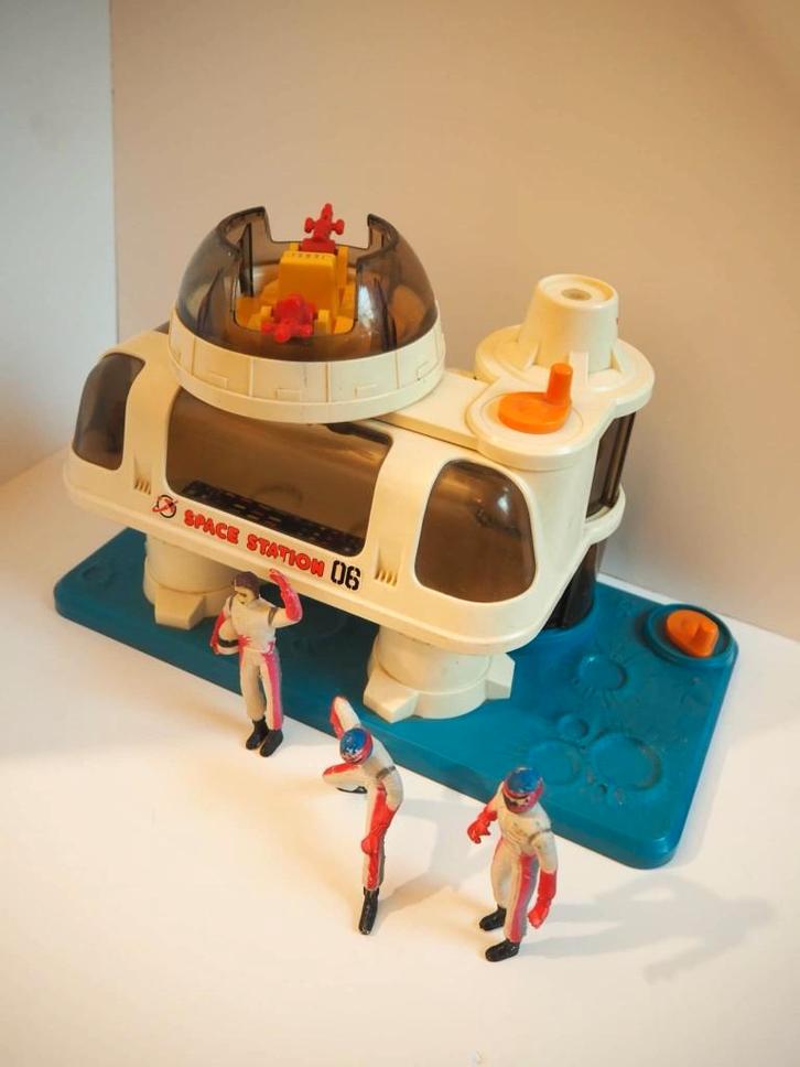 Zeldzaam ruimtestation, made in Hong Kong, 1980s, Verzamelen, Overige Verzamelen, Gebruikt, Ophalen of Verzenden