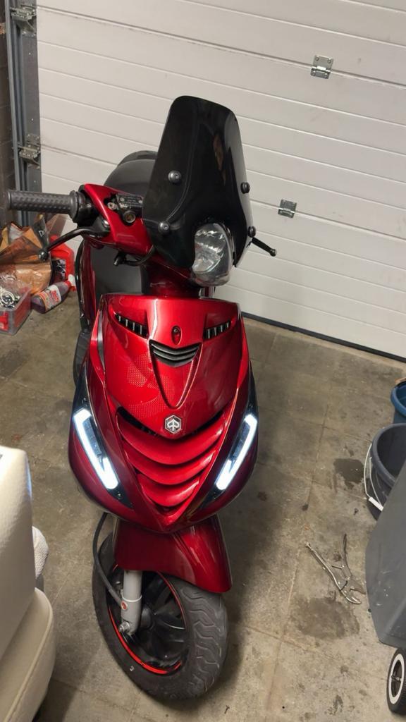 Piaggio zip 70cc a klasse, Fietsen en Brommers, Scooters | Piaggio, Zo goed als nieuw, Zip, Elektrisch, Ophalen