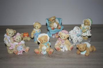 Lot van 7 genummerde Cherished Teddies , beeldjes beschikbaar voor biedingen