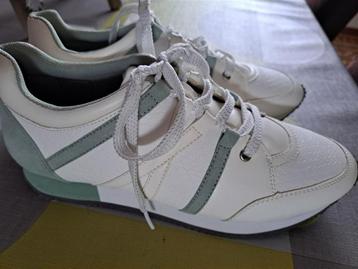 Sneakers taille 39 New, Enlèvement ou Envoi, Sneakers et Baskets, Blanc, Neuf