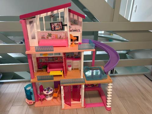 Groot barbiehuis "Barbie Droomhuis" + accessoires, Kinderen en Baby's, Speelgoed | Poppenhuizen, Gebruikt, Poppenhuis, Ophalen