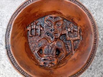 Tiki in hout, Polynesisch beschikbaar voor biedingen