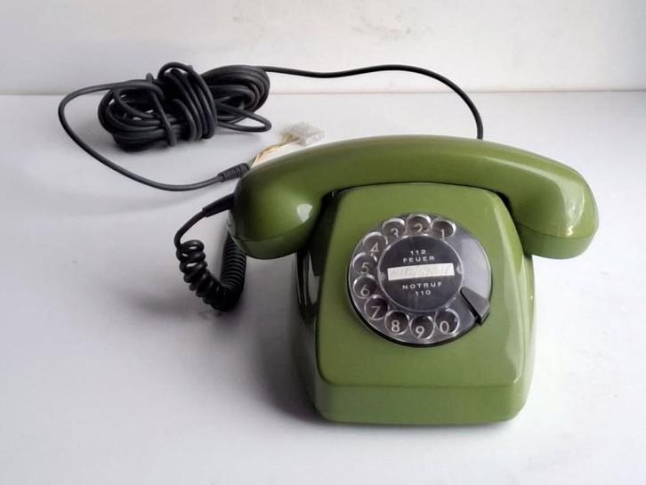 Joli ancien téléphone vintage vert allemand marque FeTap, Antiek en Kunst, Antiek | Woonaccessoires, Ophalen of Verzenden