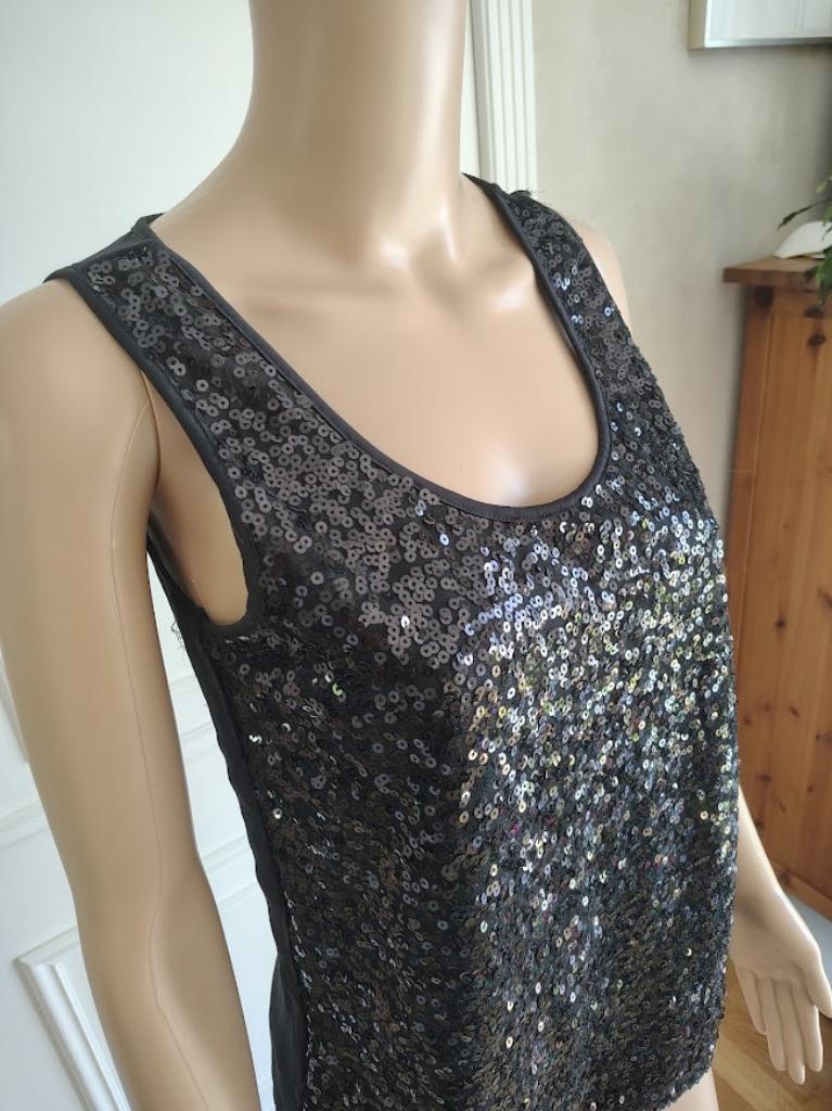 zwart topje, Kleding | Dames, Topjes, Zo goed als nieuw, Maat 36 (S), Zwart, Zonder mouw, Verzenden