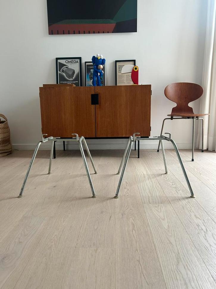 Low H base (onderstel) voor vintage Eames (2 st), Huis en Inrichting, Stoelen, Zo goed als nieuw, Twee, Ophalen of Verzenden