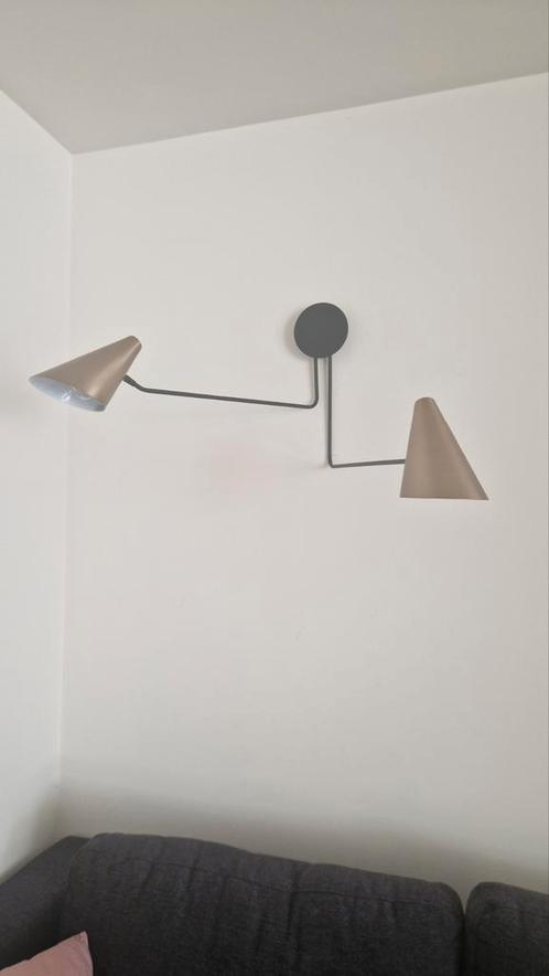 Dimbare wandlamp in zwart en messing met verstelbare armen, Huis en Inrichting, Lampen | Wandlampen, Zo goed als nieuw, Overige materialen