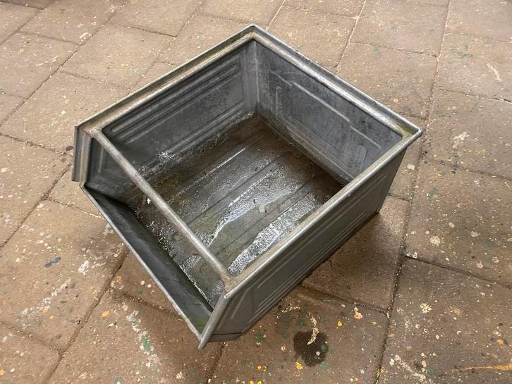 Stalen industriële magazijnbakken, Doe-het-zelf en Bouw, Kratten en Dozen, Gebruikt, Overige typen, 50 tot 75 cm, Minder dan 35 cm