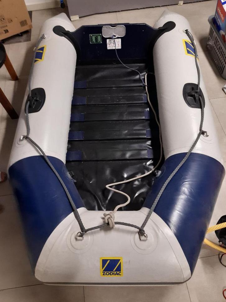 annexe bateau Zodiac, Sports nautiques & Bateaux, Canots pneumatiques, Utilisé, Zodiac, Autres matériaux, Enlèvement