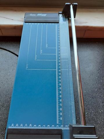 Papiersnijmachiene Dahle 508 blauw beschikbaar voor biedingen