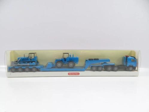 1:87 Wiking 5050446 Mercedes Benz dieplader met grondverzet, Hobby en Vrije tijd, Modelauto's | 1:87, Nieuw, Bus of Vrachtwagen