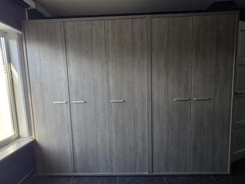 2 mooie en ruime kleerkasten  beschikbaar voor biedingen