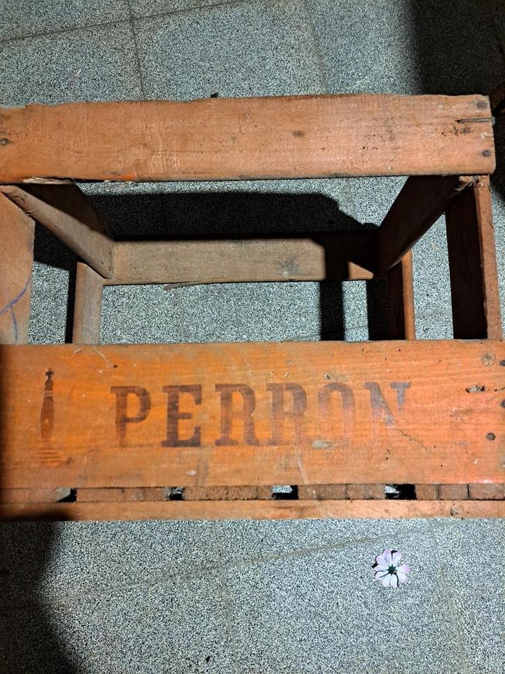 Oude houten krat van PERRON, Verzamelen, Biermerken, Ophalen