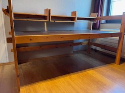 stapelbed met ruim bureau (gestapeld of niet), Huis en Inrichting, Slaapkamer | Stapelbedden en Hoogslapers, Zo goed als nieuw