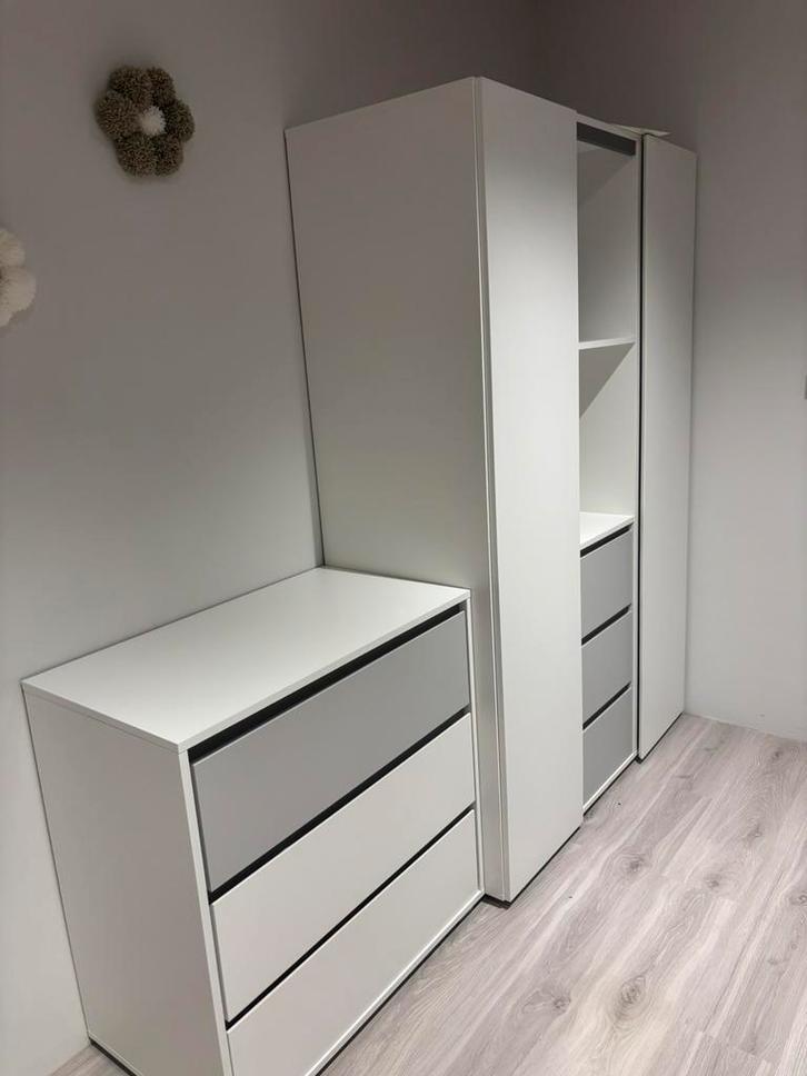 Babykamer (kasten + babybed), Huis en Inrichting, Kasten | Kleerkasten, Zo goed als nieuw, Ophalen