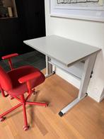 Hoogte verstelbaar (computer) bureau van het merk ARTWRIGHT, Huis en Inrichting, Bureaus, Ophalen, In hoogte verstelbaar, Zo goed als nieuw