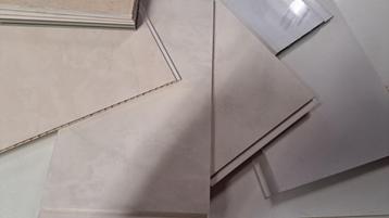 Uitverkoop dunne pvc planchetten Deceuninck 10 € per m² beschikbaar voor biedingen