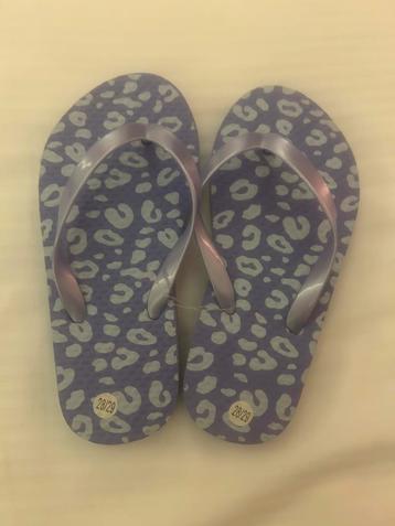 Nieuwe teenslippers voor meisje maat 28-29 beschikbaar voor biedingen