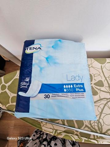Tena lady extra plus maandverband beschikbaar voor biedingen