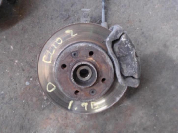 Moyeu avant droit Renault Clio 2 /1 1.9D 48kw 1998-2001, Autos : Pièces & Accessoires, Freins & Transmission, Renault, Utilisé