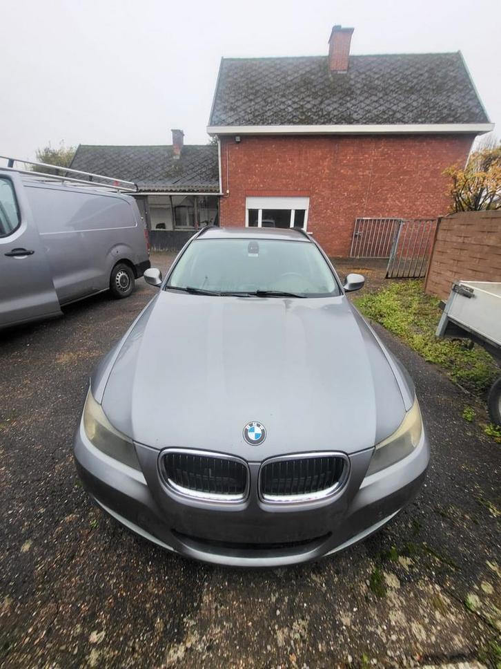 BMW 318D, Auto's, BMW, Particulier, 3 Reeks, Diesel, Break, 5 deurs, Handgeschakeld, Zilver of Grijs, Zwart, Leder, Achterwielaandrijving