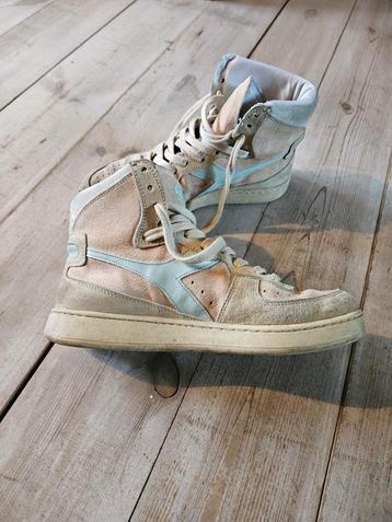 Diadora sneakers maat 39 (nieuwprijs 230 euro) beschikbaar voor biedingen