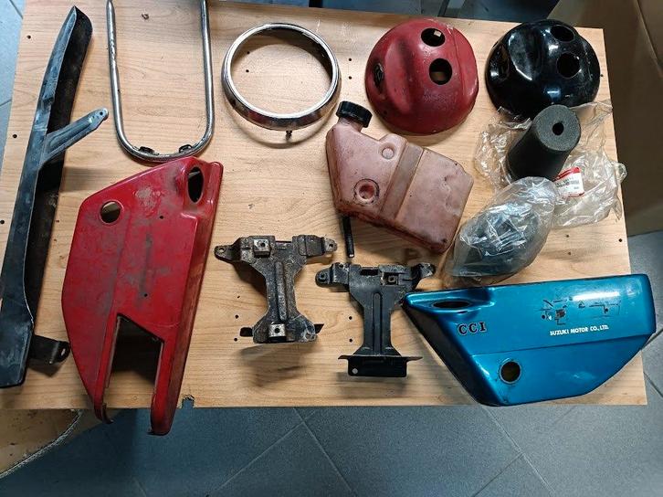 ONDERDELEN SUZUKI GT 250, Motos, Pièces | Suzuki, Utilisé, Enlèvement ou Envoi