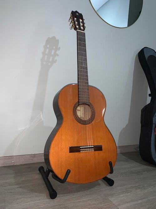 Alhambra 1B Ziricote Klassieke Gitaar + extra snaren, Muziek en Instrumenten, Snaarinstrumenten | Gitaren | Akoestisch, Zo goed als nieuw