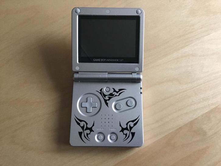 Gameboy advance sp, Consoles de jeu & Jeux vidéo, Consoles de jeu | Nintendo Game Boy, Utilisé, Game Boy Advance SP, Enlèvement