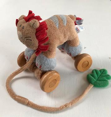 lion en peluche sur roues en bois avec cordon, Enlèvement ou Envoi, Utilisé, Jouet à Pousser ou Tirer