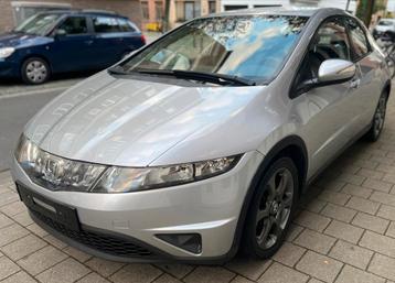 Honda Civic/1.3 Essence/Climatisation/108000Km disponible aux enchères