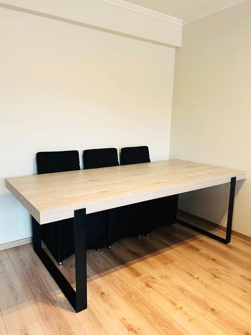 Prachtige houten eettafel met zwart gietijzer + 6 stoelen, Huis en Inrichting, Tafels | Eettafels, Ophalen