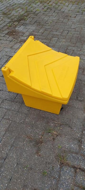 Strooizoutbak beschikbaar voor biedingen