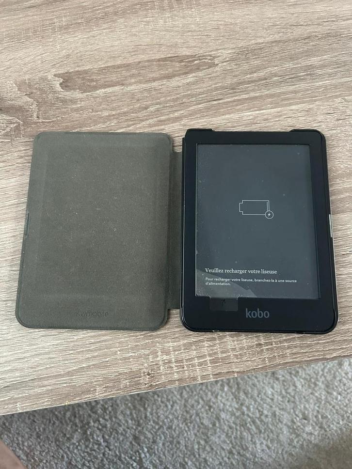KOBO E-BOOK READER + HOESJE, Computers en Software, E-readers, Zo goed als nieuw, Touchscreen, Ophalen of Verzenden