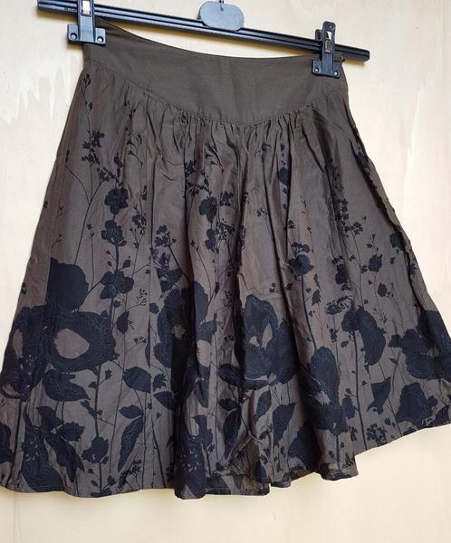 ESSENTIEL Antwerp - Jupe brune, fleurs noires brodées - T.3, Kleding | Dames, Rokken, Gedragen, Maat 34 (XS) of kleiner, Ophalen of Verzenden