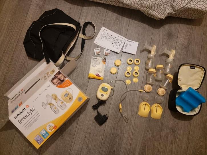 Tire-lait très bon état Medela Freestyle, Kinderen en Baby's, Babyvoeding en Toebehoren, Borstkolf, Ophalen of Verzenden